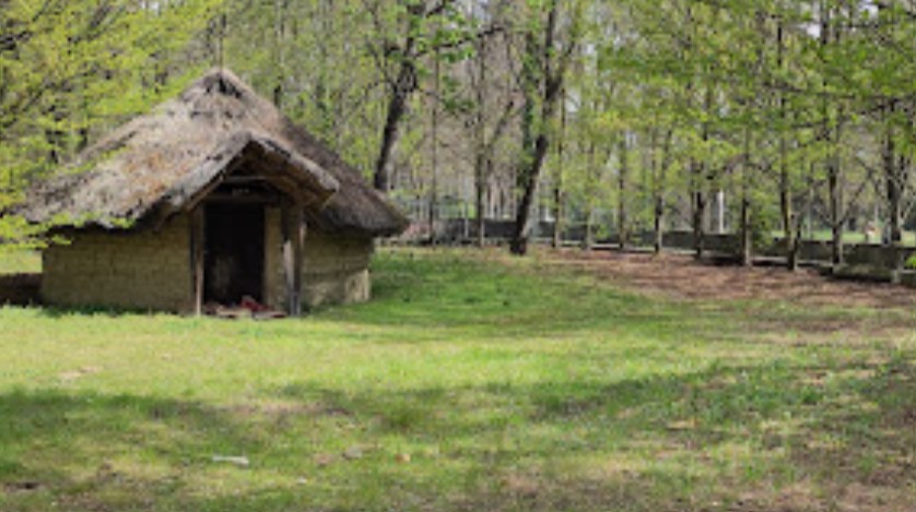 Reconstruction of a Villanovan hut in the Margherita Gardens, Bologna