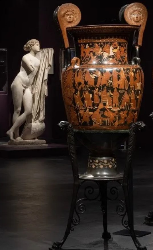 The Darius vase in the Archaeological Museum of Naples (340-320 BCE). Volute crater with masks in apula ceramic with red figures. Black paint with special overpainted.