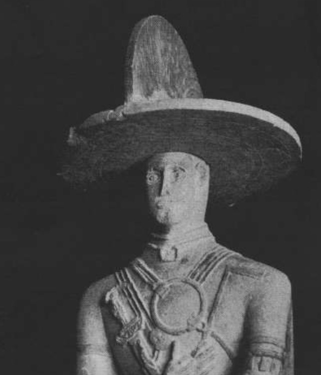 The helmet with the crest in the initial restoration (from MORETTI 1936)
