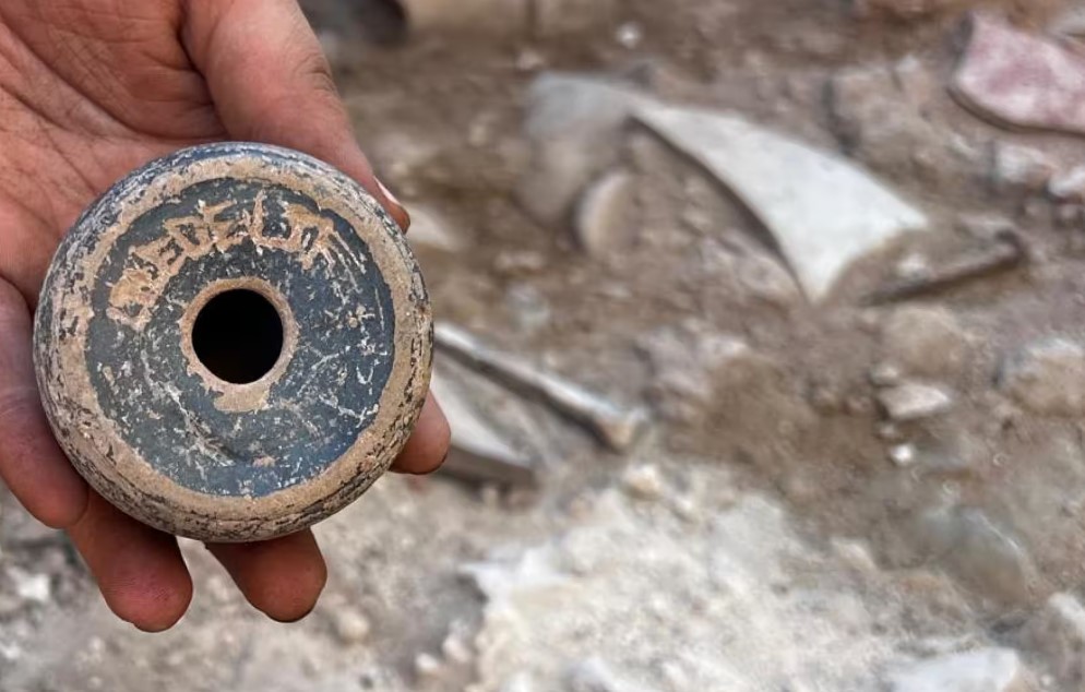Ancient intact black-glazed ceramic inkwell, Populonia, c. 50 BCE