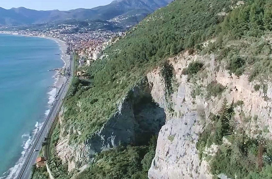 View of  the Cave of the Candid Arenas